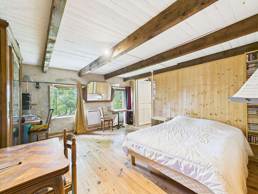 Maison à SAINT-MARCEL-EN-MARCILLAT