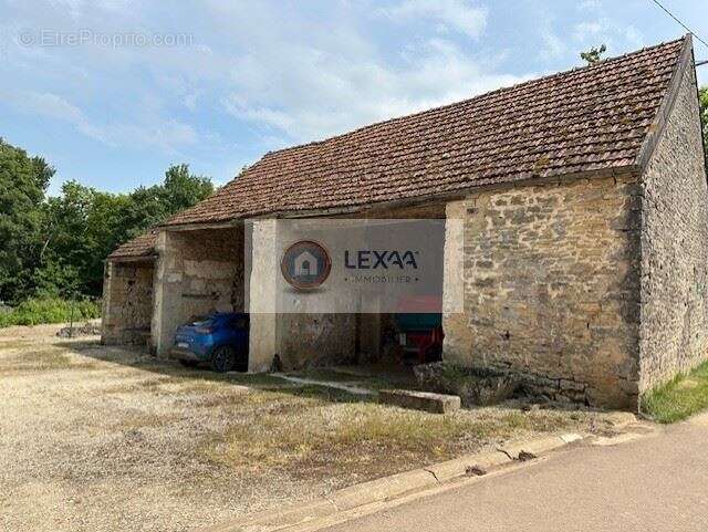 Maison à NESLE-ET-MASSOULT