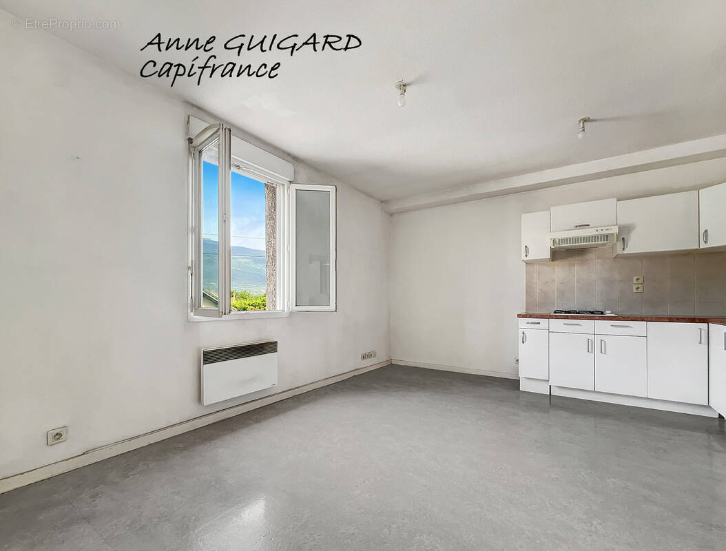 Appartement à SERRIERES-EN-CHAUTAGNE