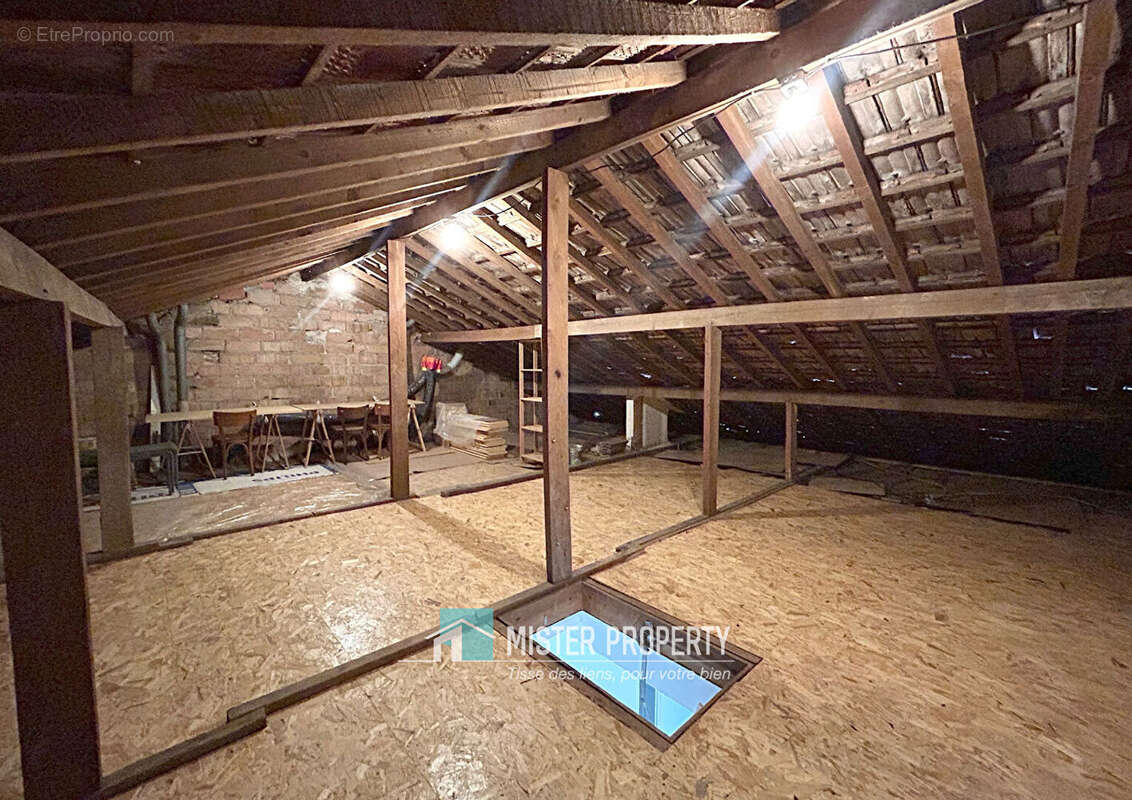 Appartement à SARTROUVILLE