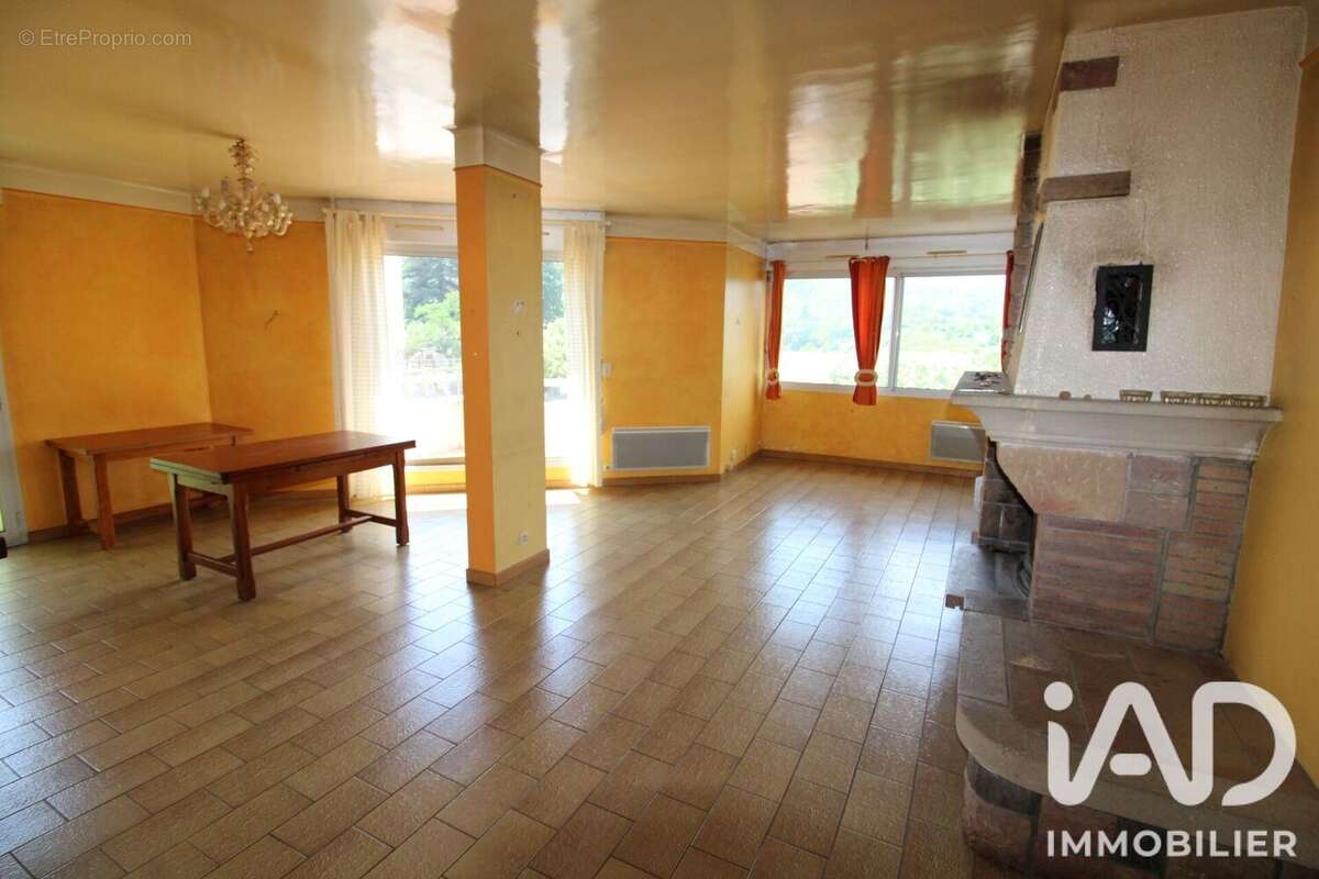 Appartement 319 m² à Saint-Laurent-De-Cerdans  - photo 9