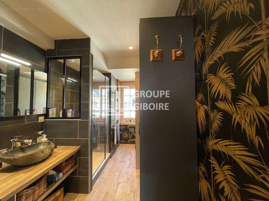 A vendre agence giboire  saint malo intra muros appartement type 2 proche plage comerces cave et grenier - photo 4