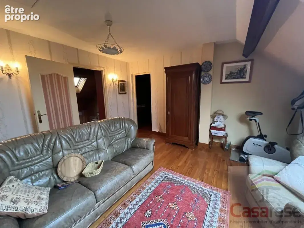 Maison 6 pièces 140 m² à vendre à Saint-Jean-De-Vaux (71640) - photo 10