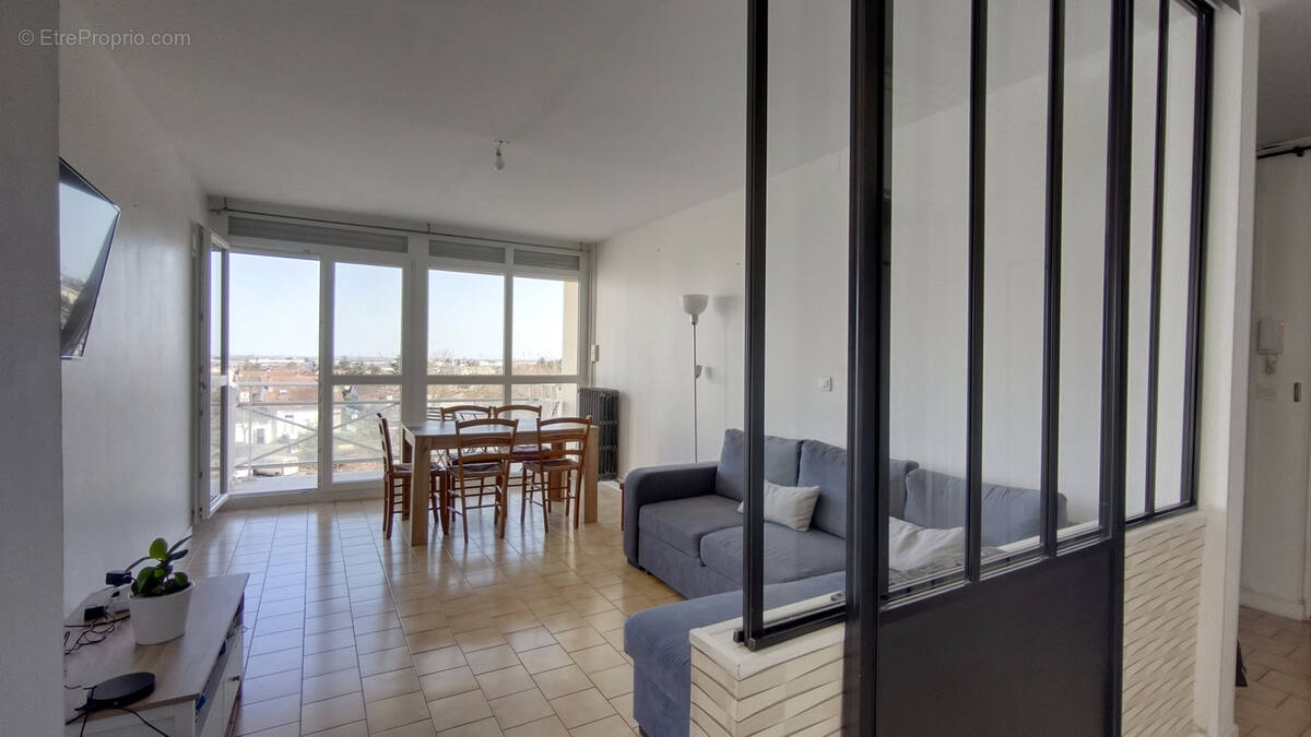 Appartement à CHENOVE