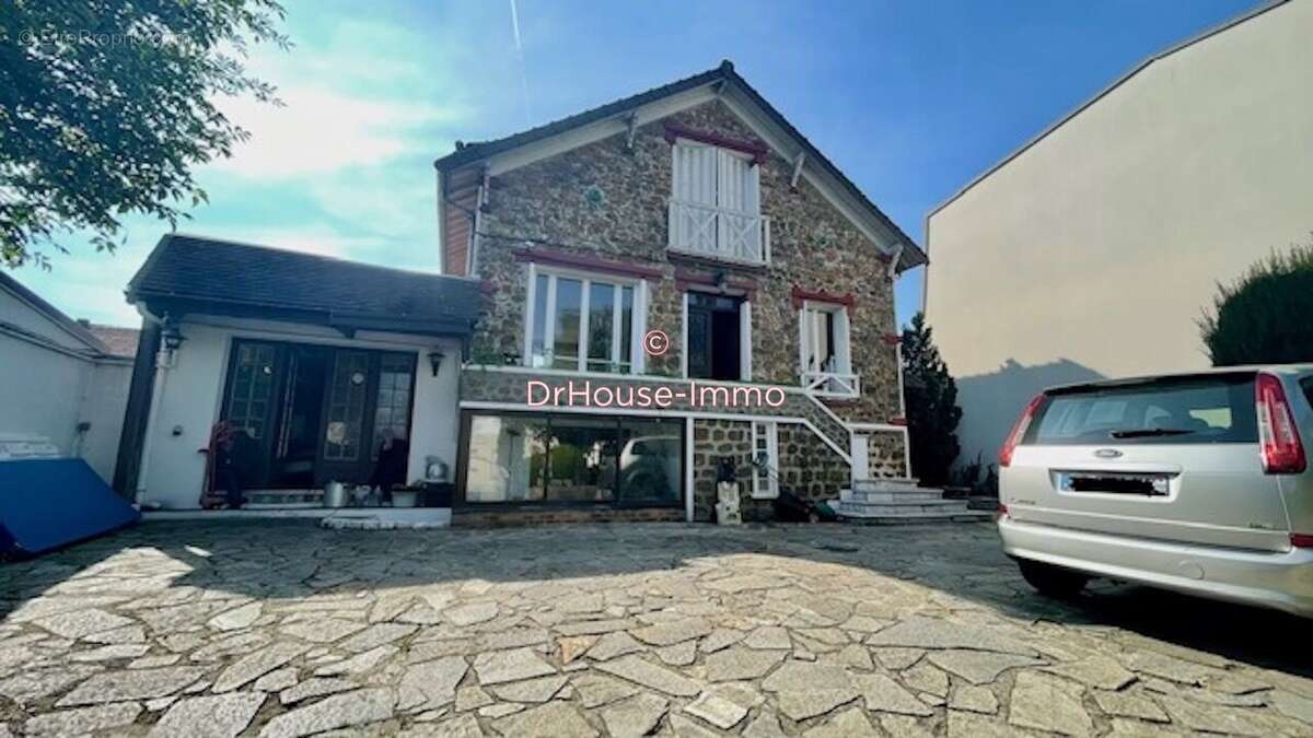 Maison à VILLEMOMBLE