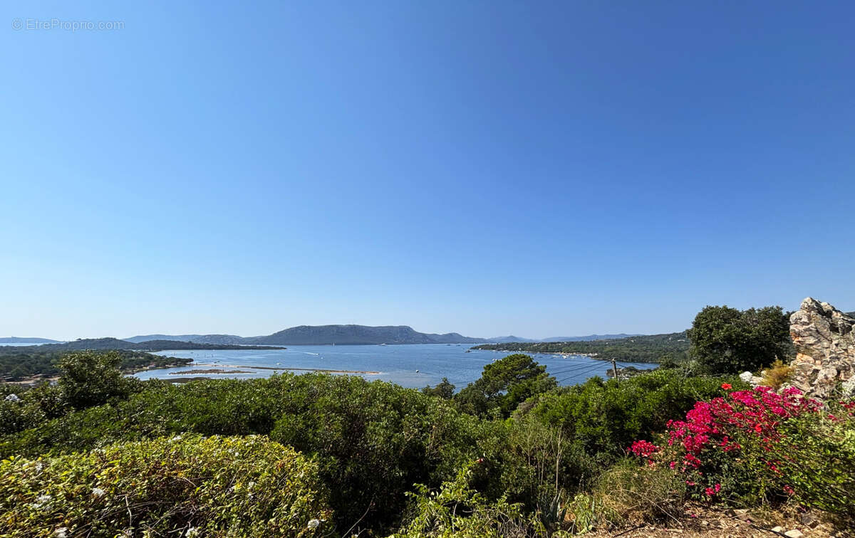 Villa avec vue mer panoramique édifiée sur un terrain de plus de 4150m2 avec piscine. - photo 25
