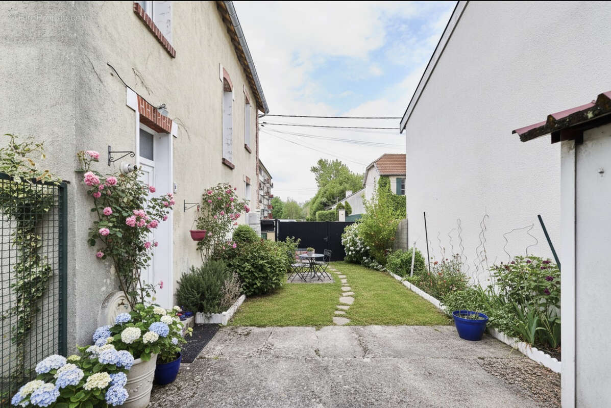 Appartement à TINQUEUX