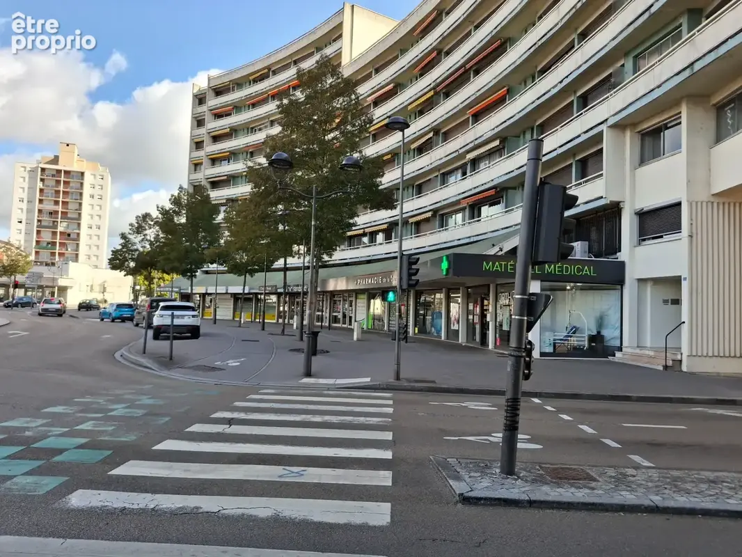 Local commercial polyvalent – Résidence Couronne de Gigny - photo 15