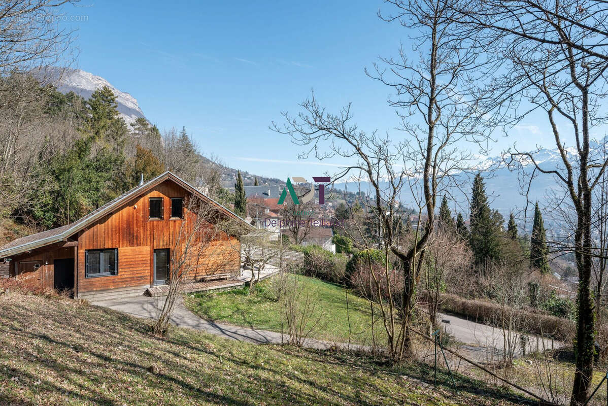 Maison à LA TRONCHE