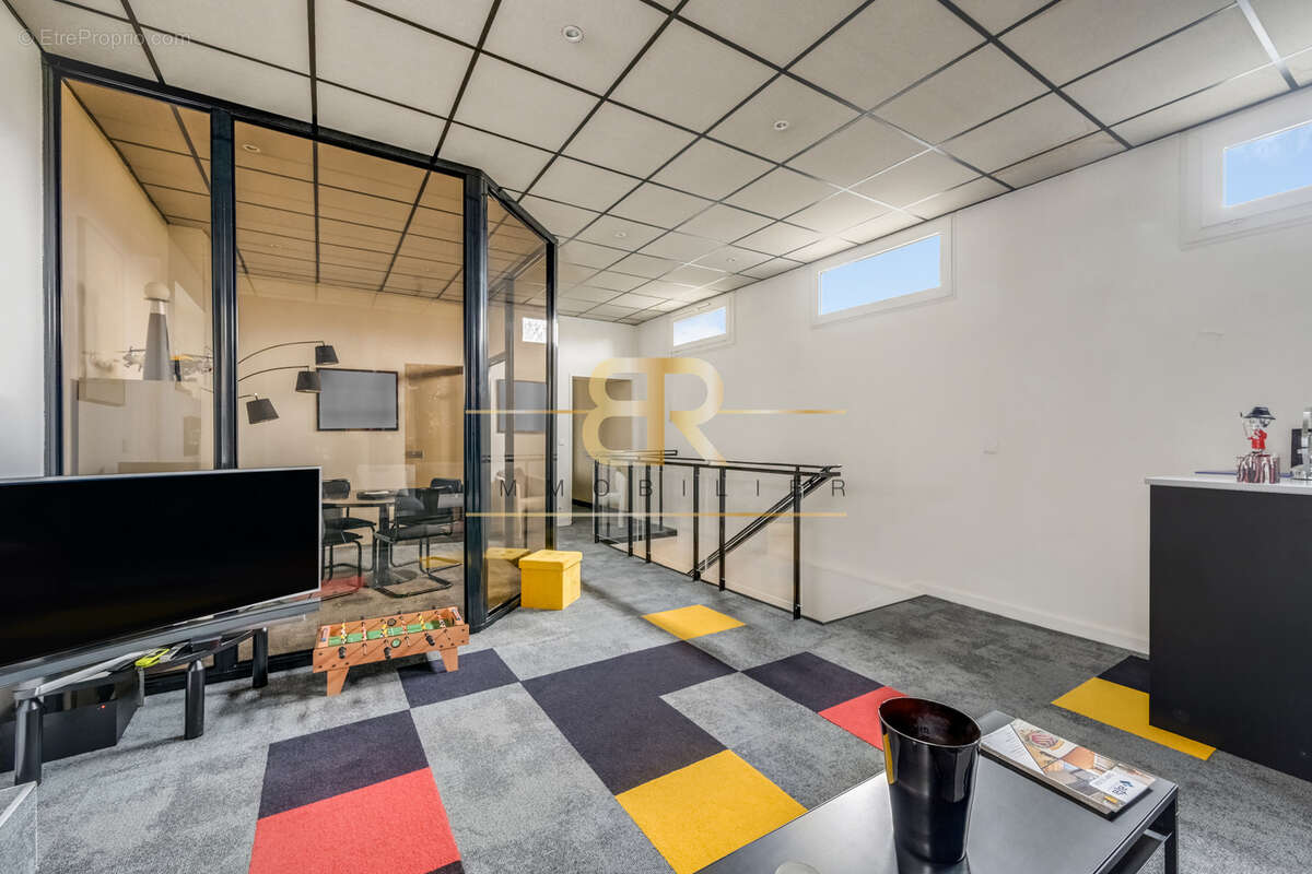 Local commercial / rer a / bords de marne - photo 3