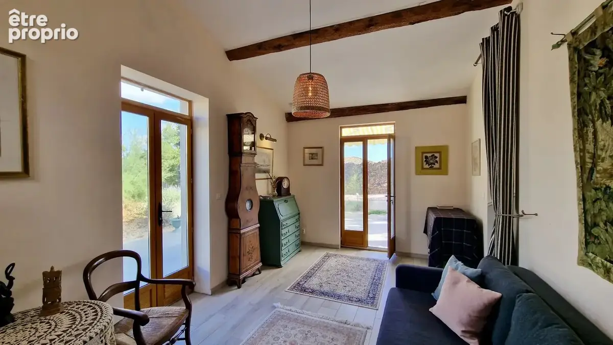 Belle Maison de 4 Chambres avec Piscine et Jardin sur tout le Pourtour - photo 12