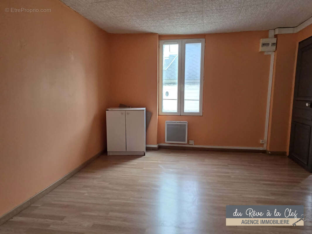 Immeuble de rapport 4 studios - Centre BERNAY. - photo 5