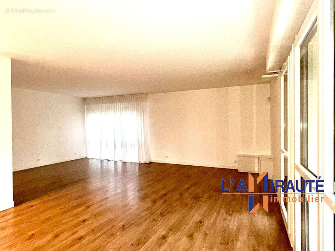 Appartement à MAISONS-LAFFITTE