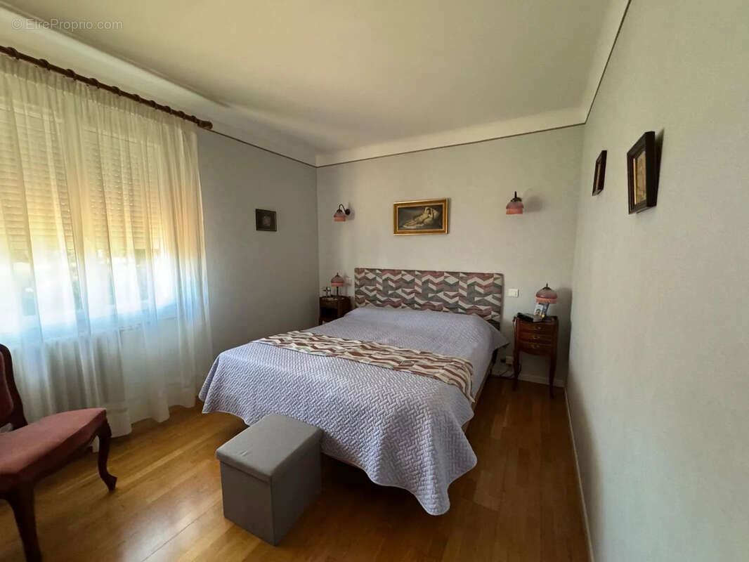 À vendre : Charmant pavillon avec jardin clos et grand garage. - photo 6