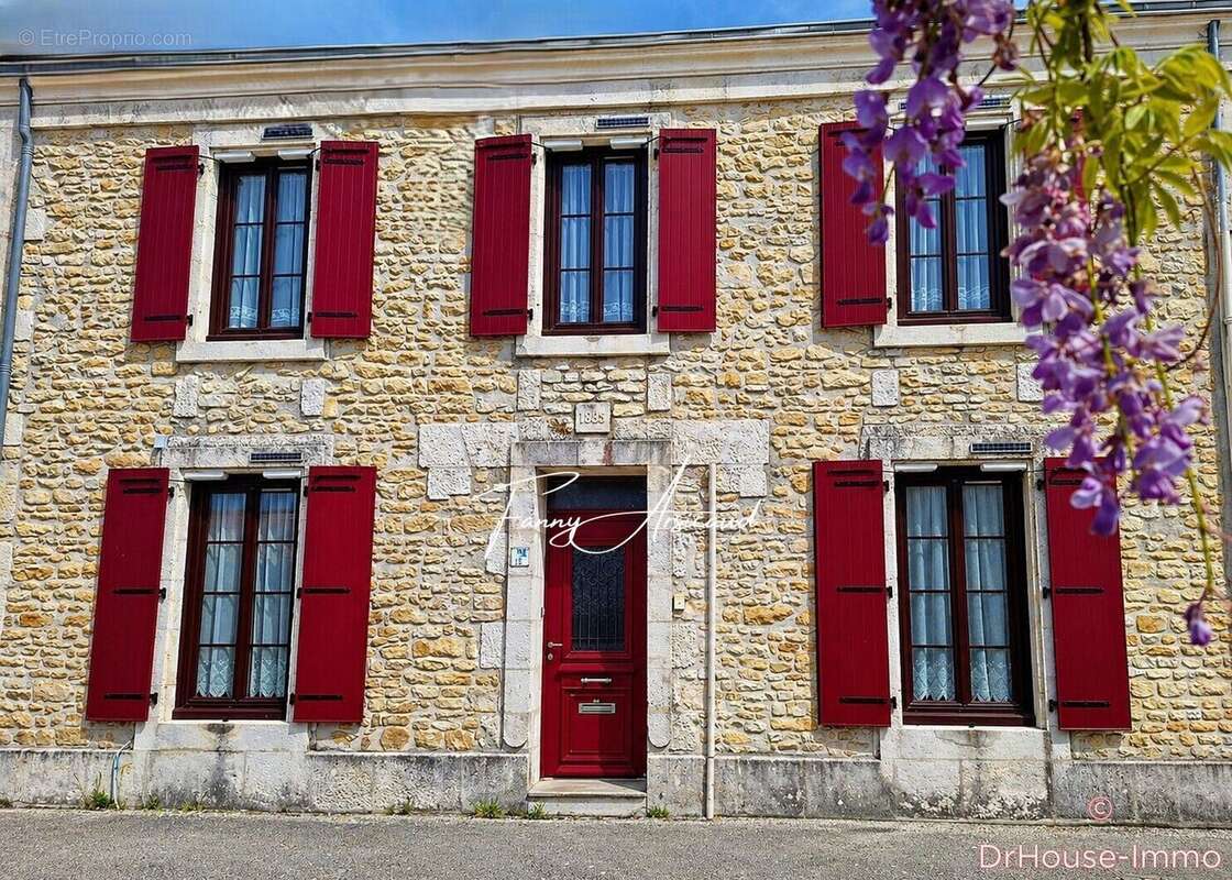 Maison à CHARRON