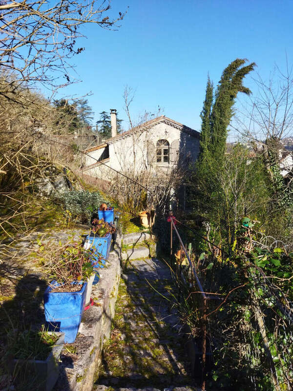 jardin et facade  - Maison à CAHORS
