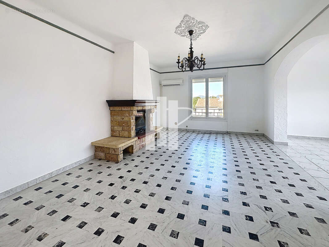 Maison à PUGET-SUR-ARGENS