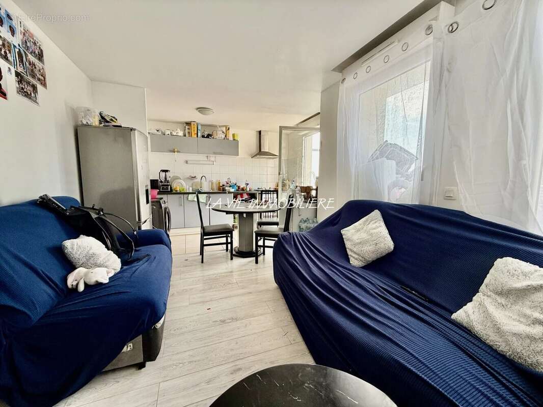 Appartement à LES PAVILLONS-SOUS-BOIS