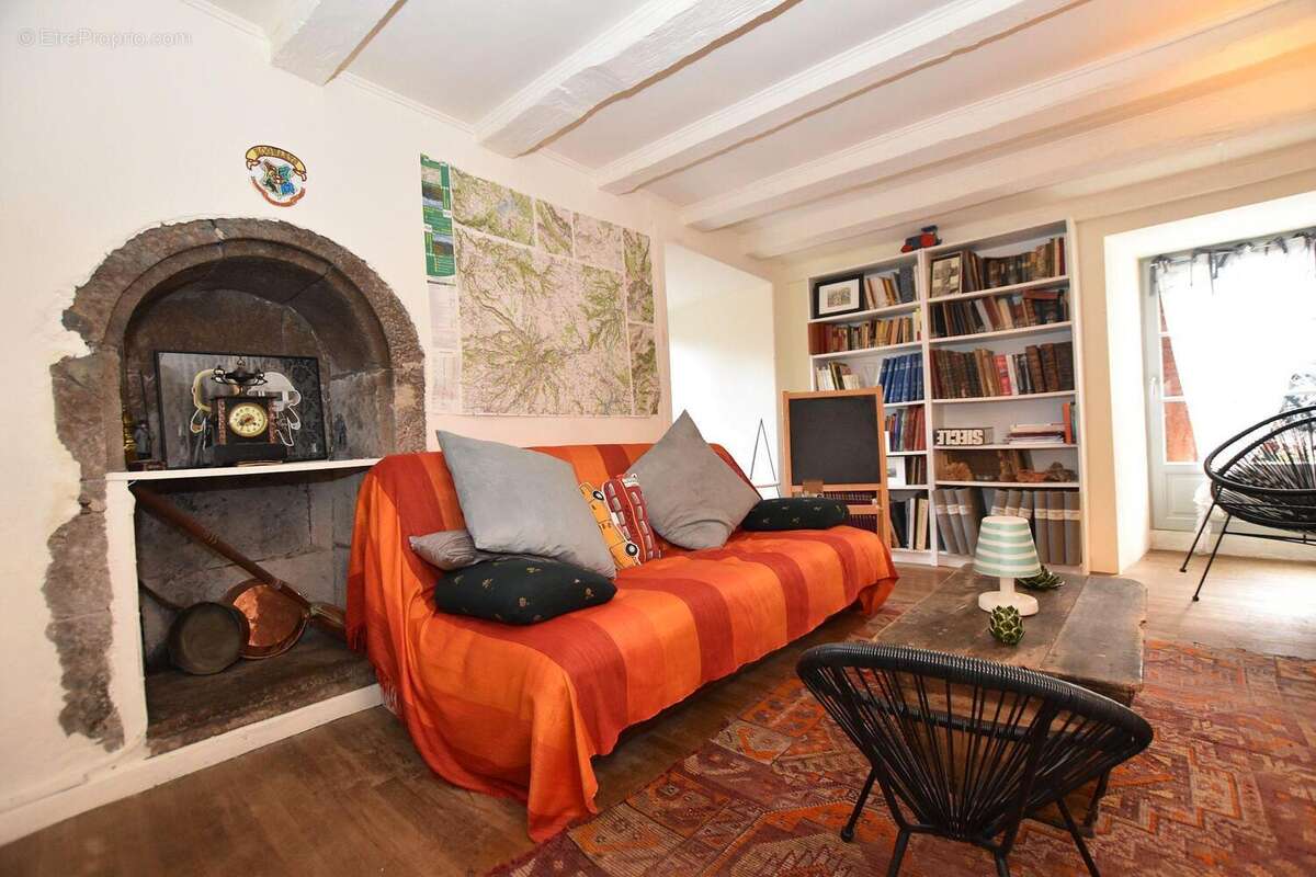 Maison à ANGLARDS-DE-SALERS