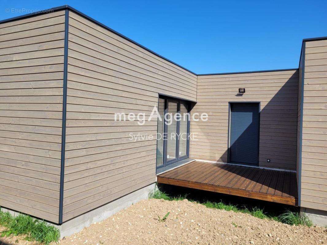 Maison à SERGINES