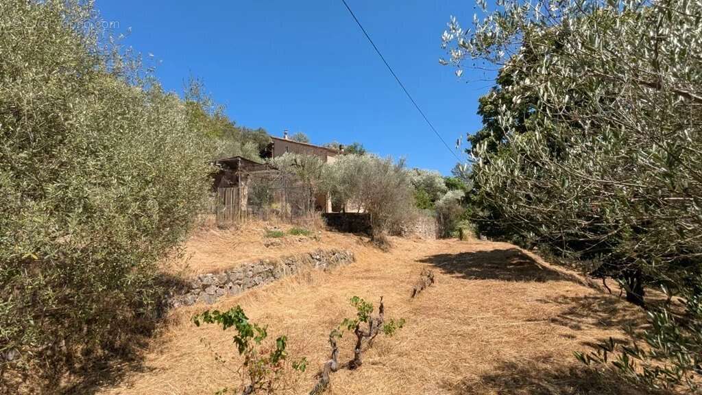 Maison à ENTRECASTEAUX