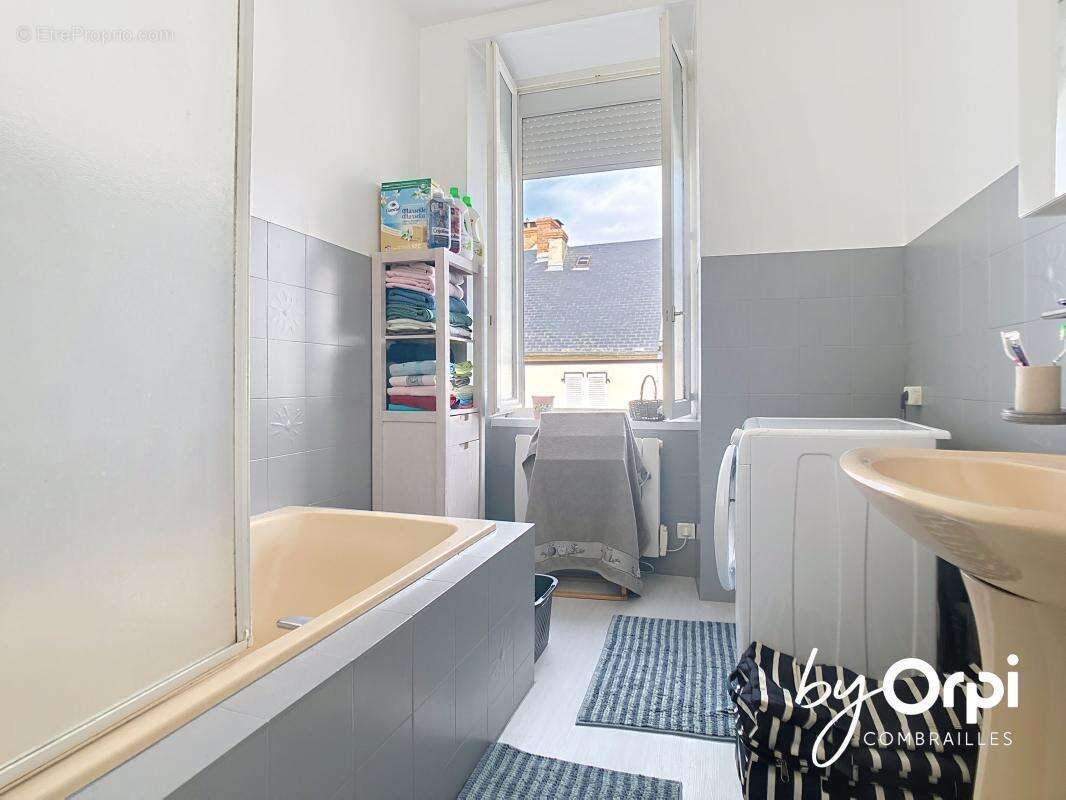 Appartement à SAINT-GERVAIS-D'AUVERGNE