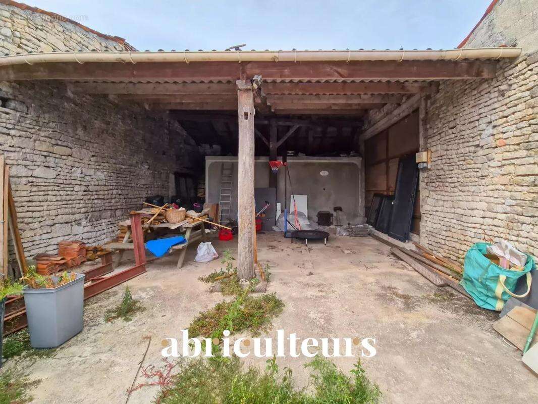 Maison à BRIE-SOUS-MATHA