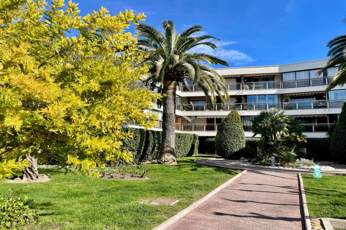 Appartement à MANDELIEU-LA-NAPOULE