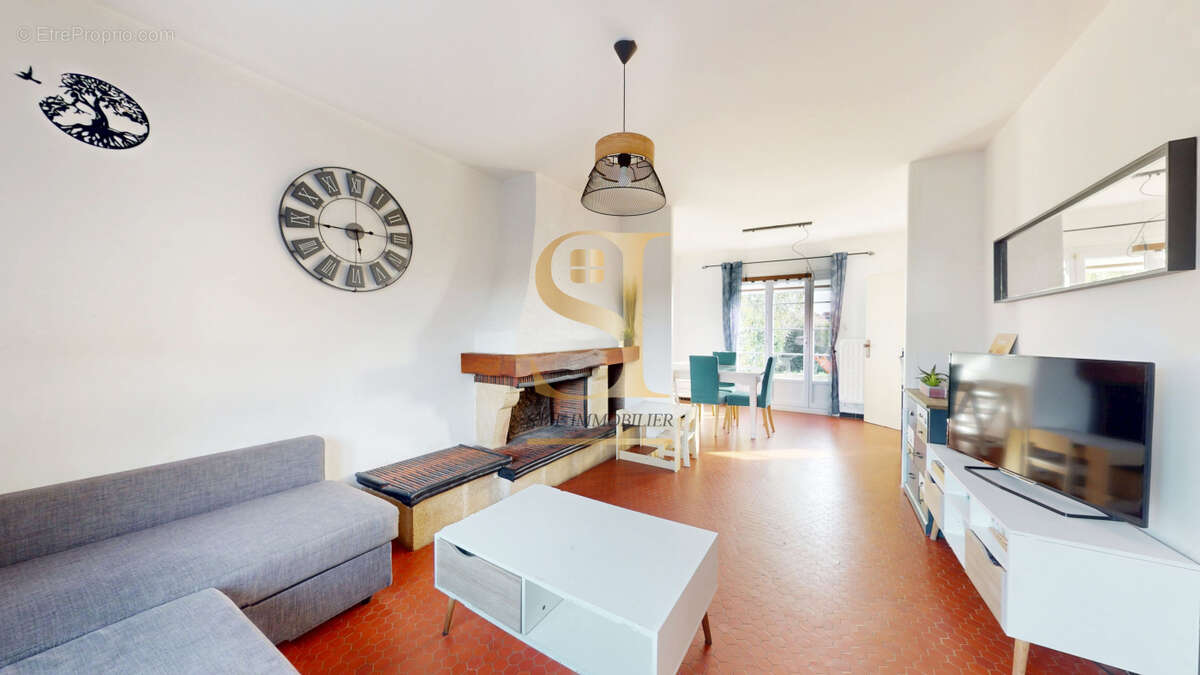 Maison à COMBS-LA-VILLE