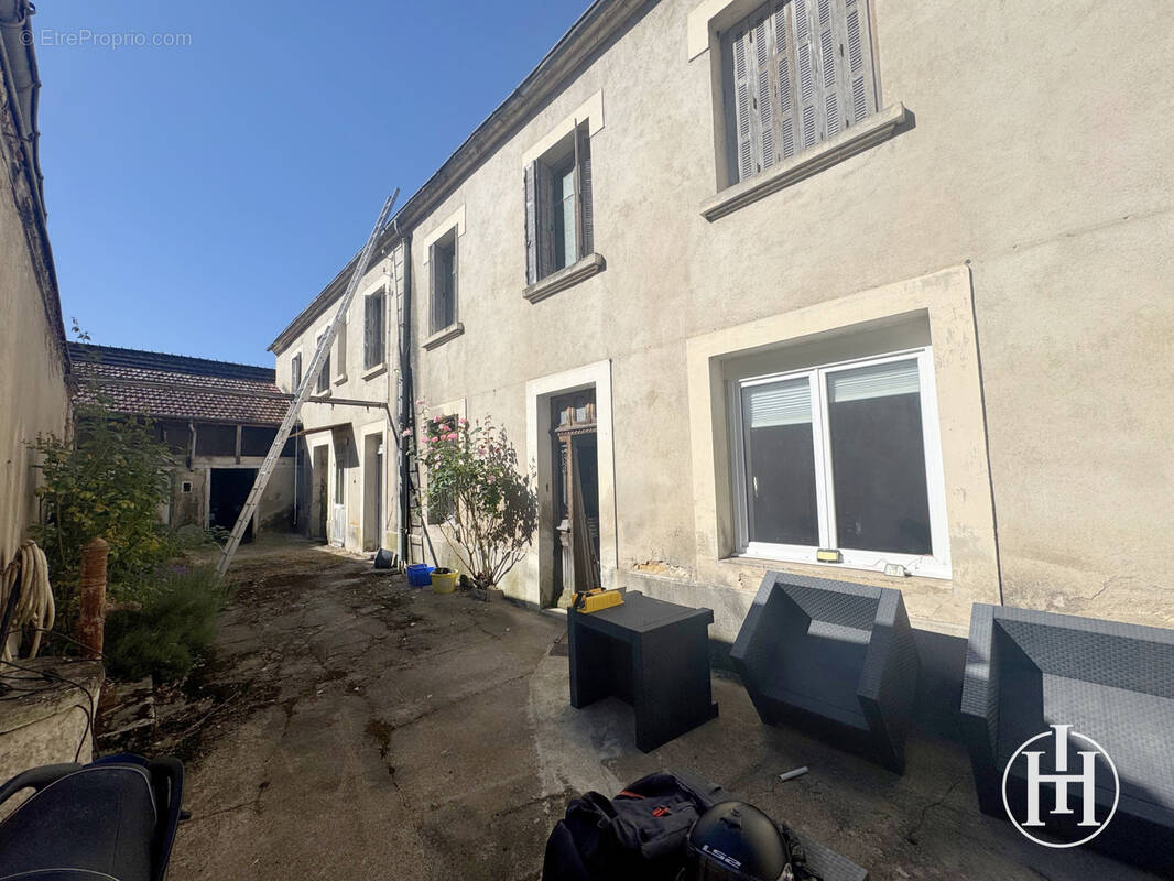 Appartement à SAINT-AMAND-MONTROND