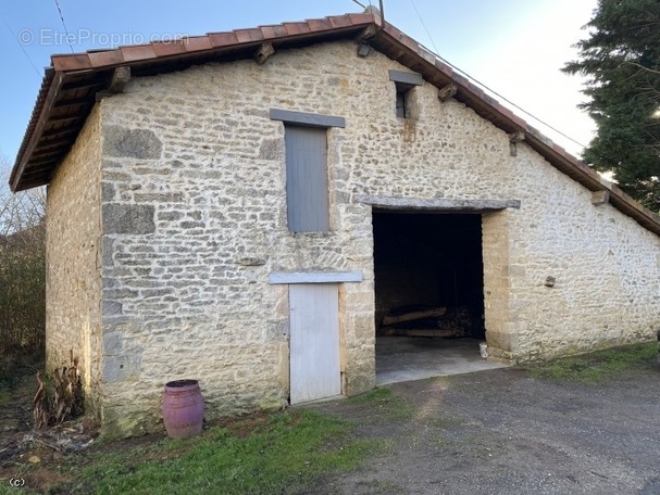 Maison à NANTEUIL-EN-VALLEE