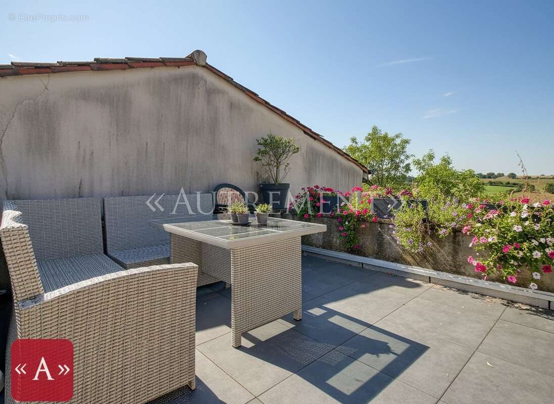 Maison T3 rénovée au coeur de Salvagnac. - photo 10