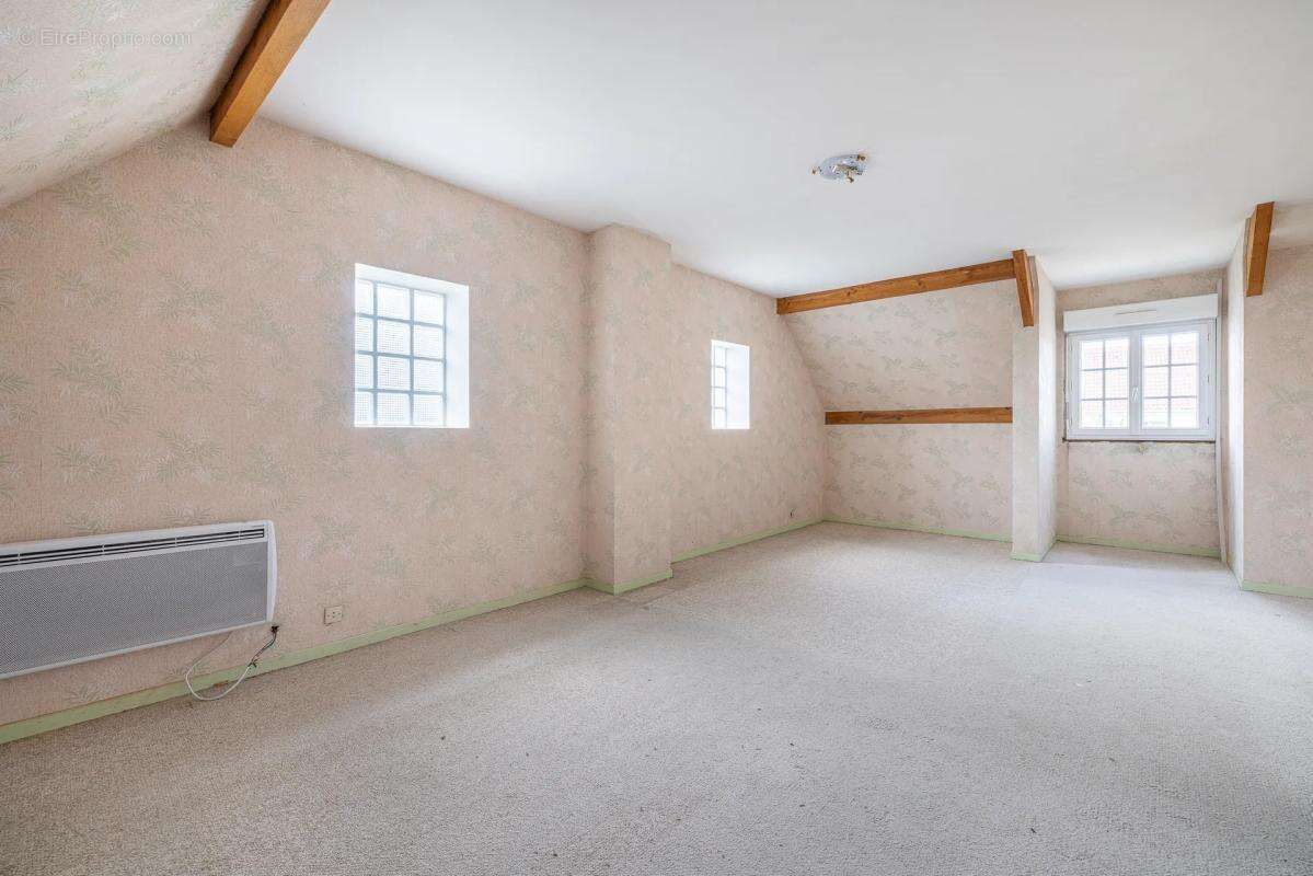 Appartement à COMBS-LA-VILLE