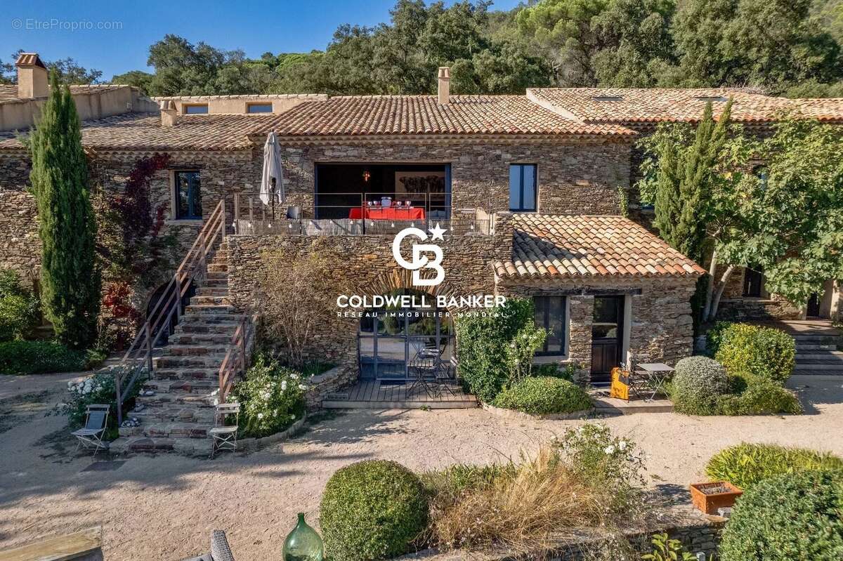 Maison à LA GARDE-FREINET