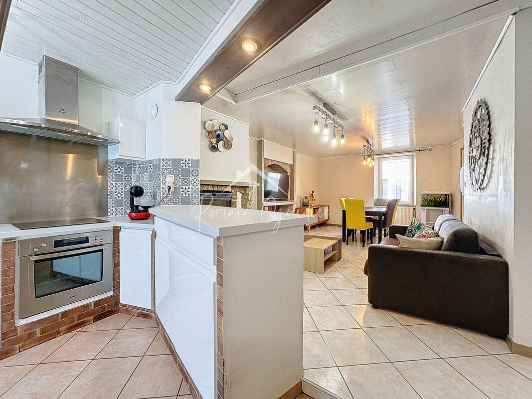 Maison à SAINT-GEORGES-DE-LUZENCON