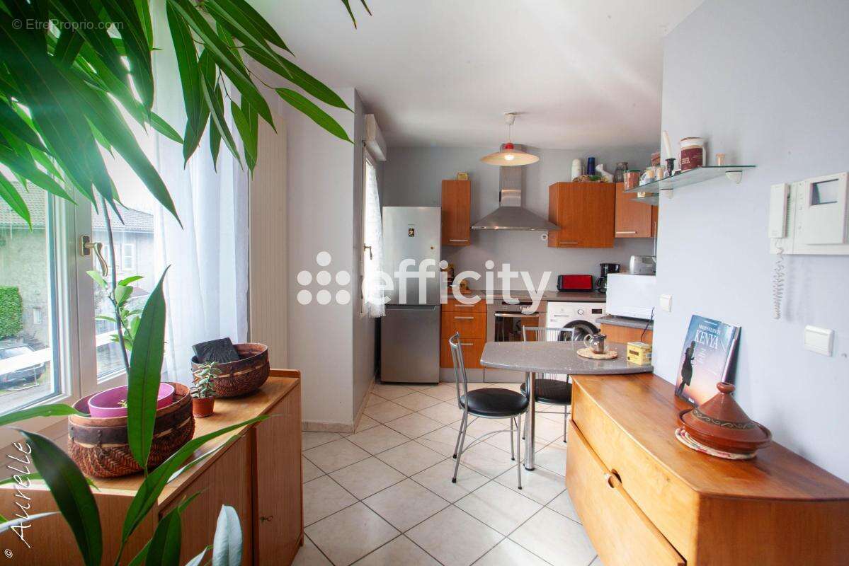 Appartement à MEYLAN