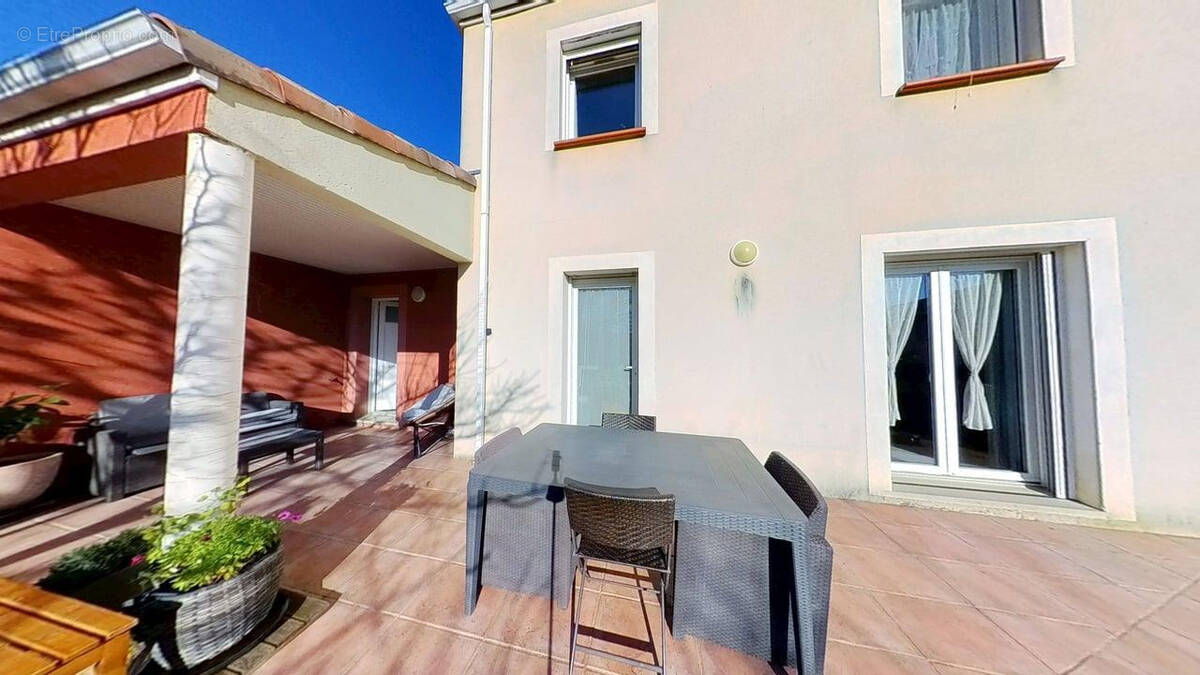 Maison à LASGRAISSES