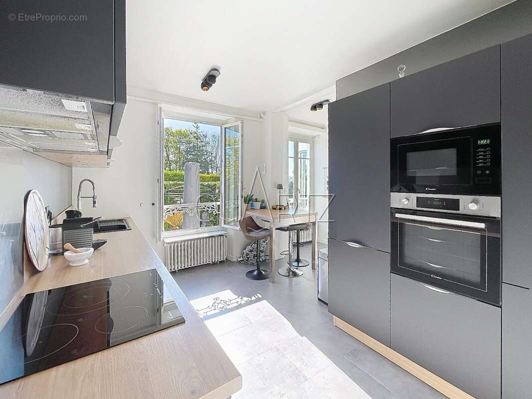 Charme indéniable pour cette maison Mansart - photo 10