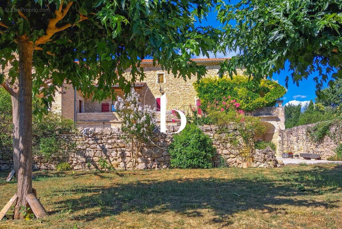 Maison à BARJAC