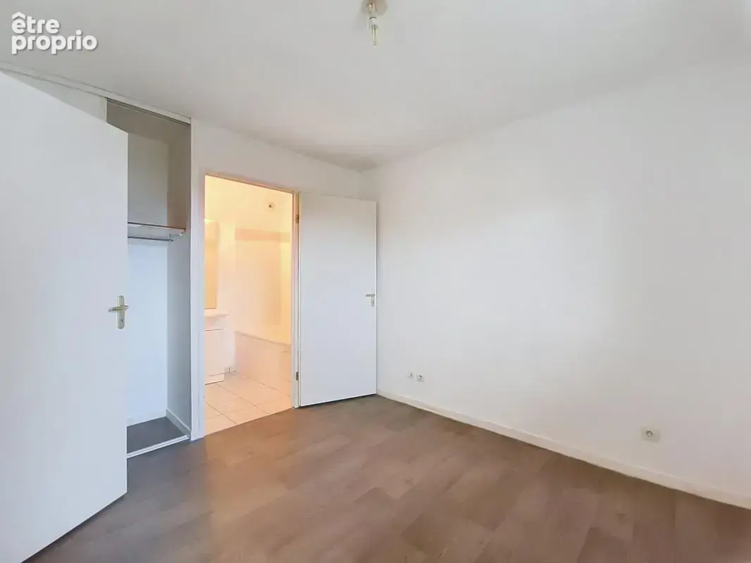 T2 avec parking et balcon, proche accès A13 à Petit-Couronne - photo 7