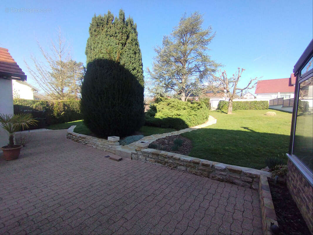 Maison à LONS-LE-SAUNIER