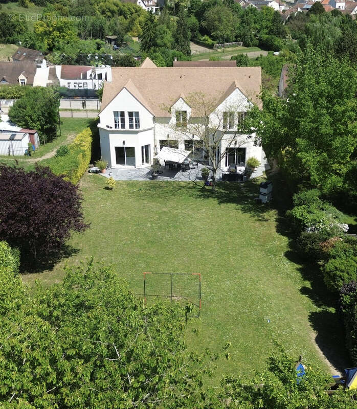 Maison à MEZY-SUR-SEINE