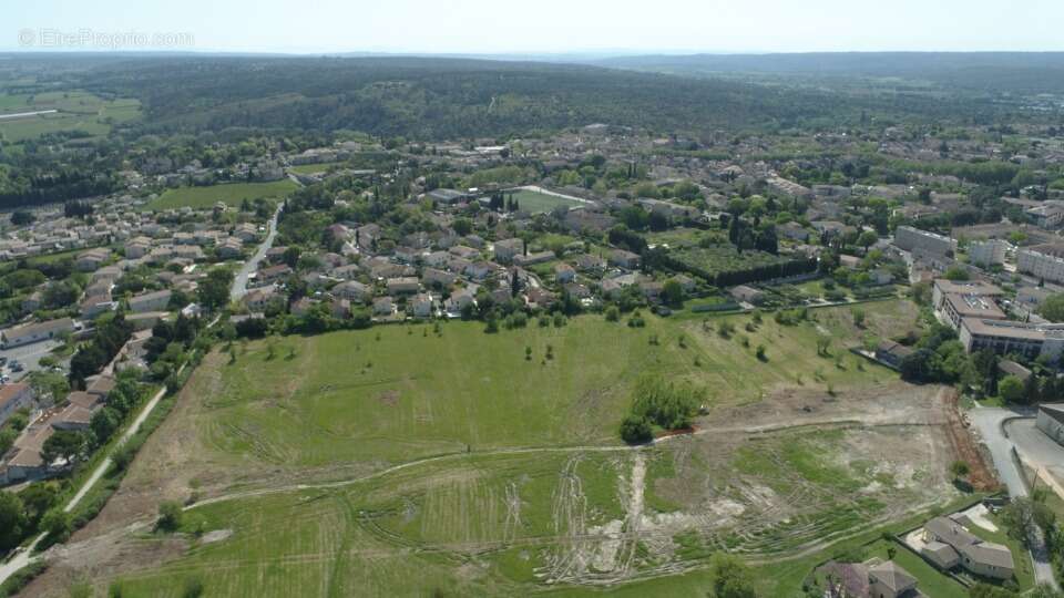 Terrain à UZES