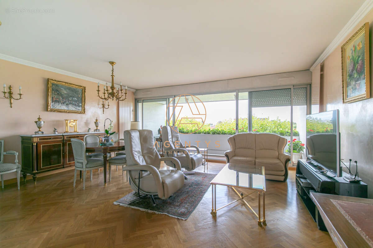 Appartement à SAINT-MAUR-DES-FOSSES