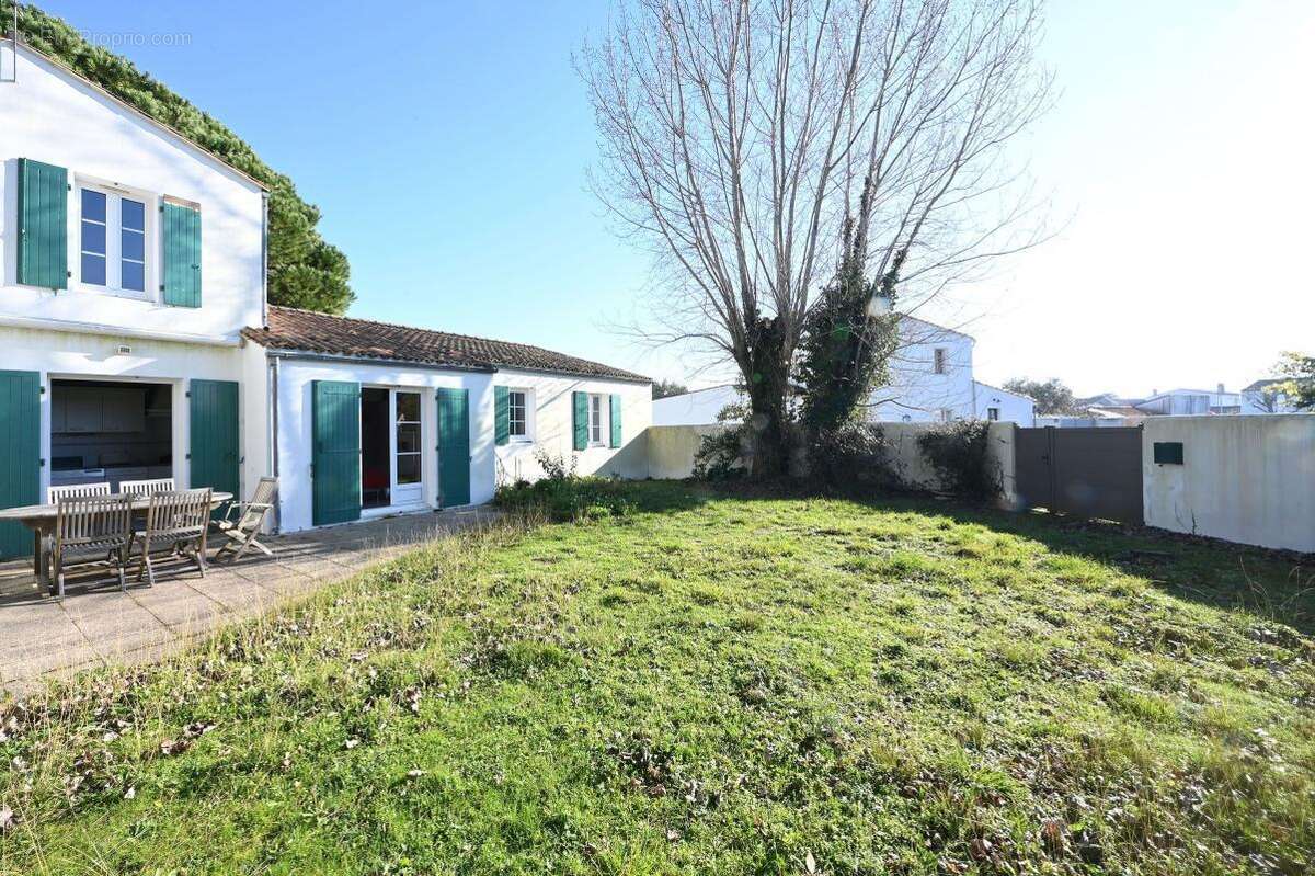 Maison à LES PORTES-EN-RE