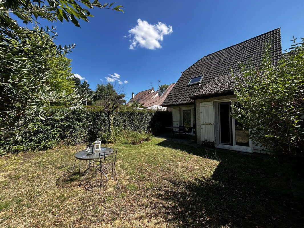 Maison à VILLE-LA-GRAND
