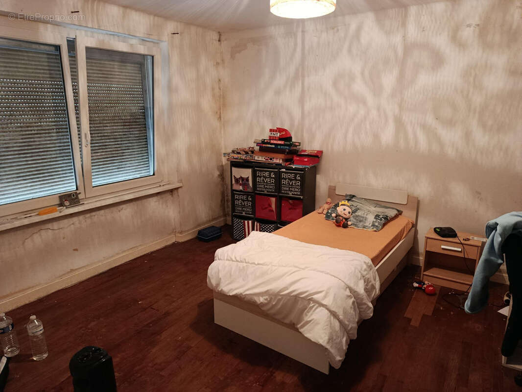 Maison à LINDRE-BASSE