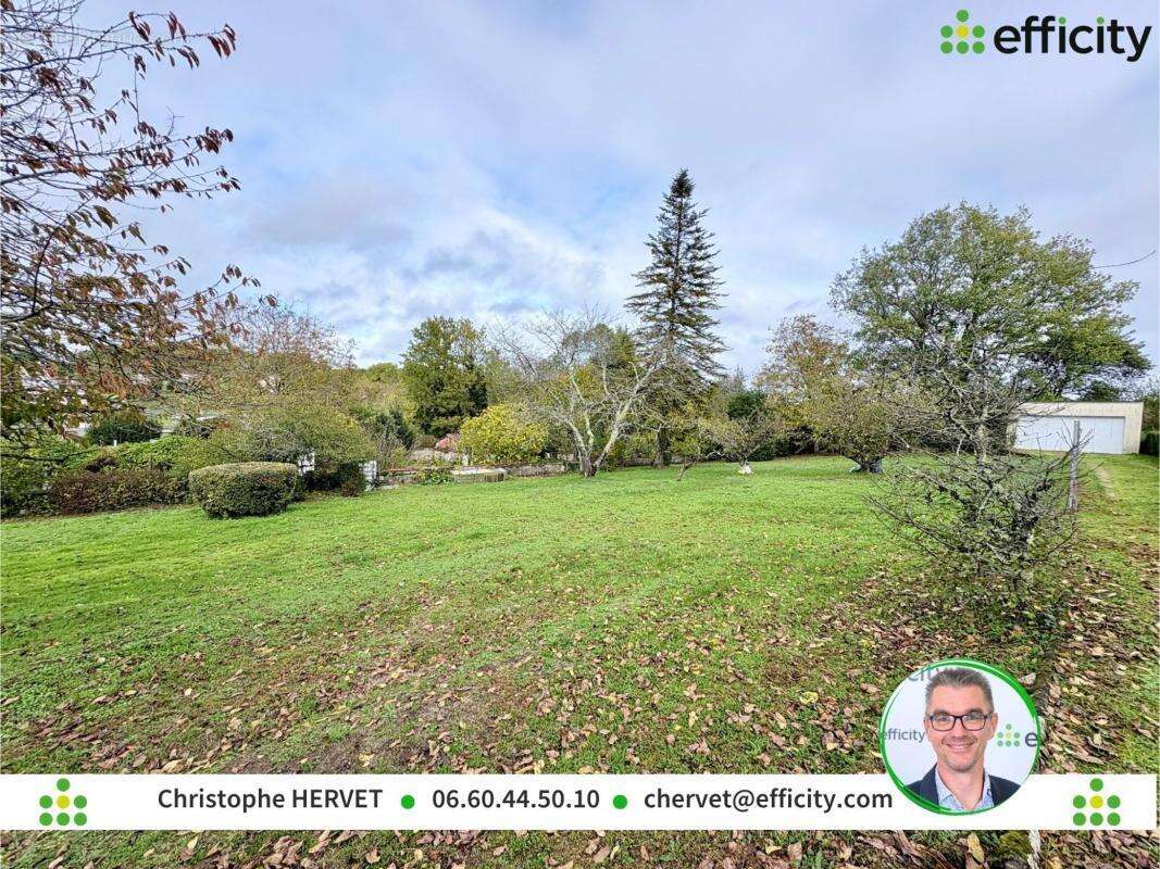 Terrain à MOUTHIERS-SUR-BOEME