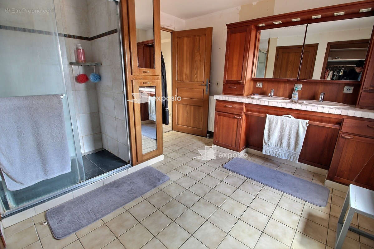 Maison à GERMOND-ROUVRE