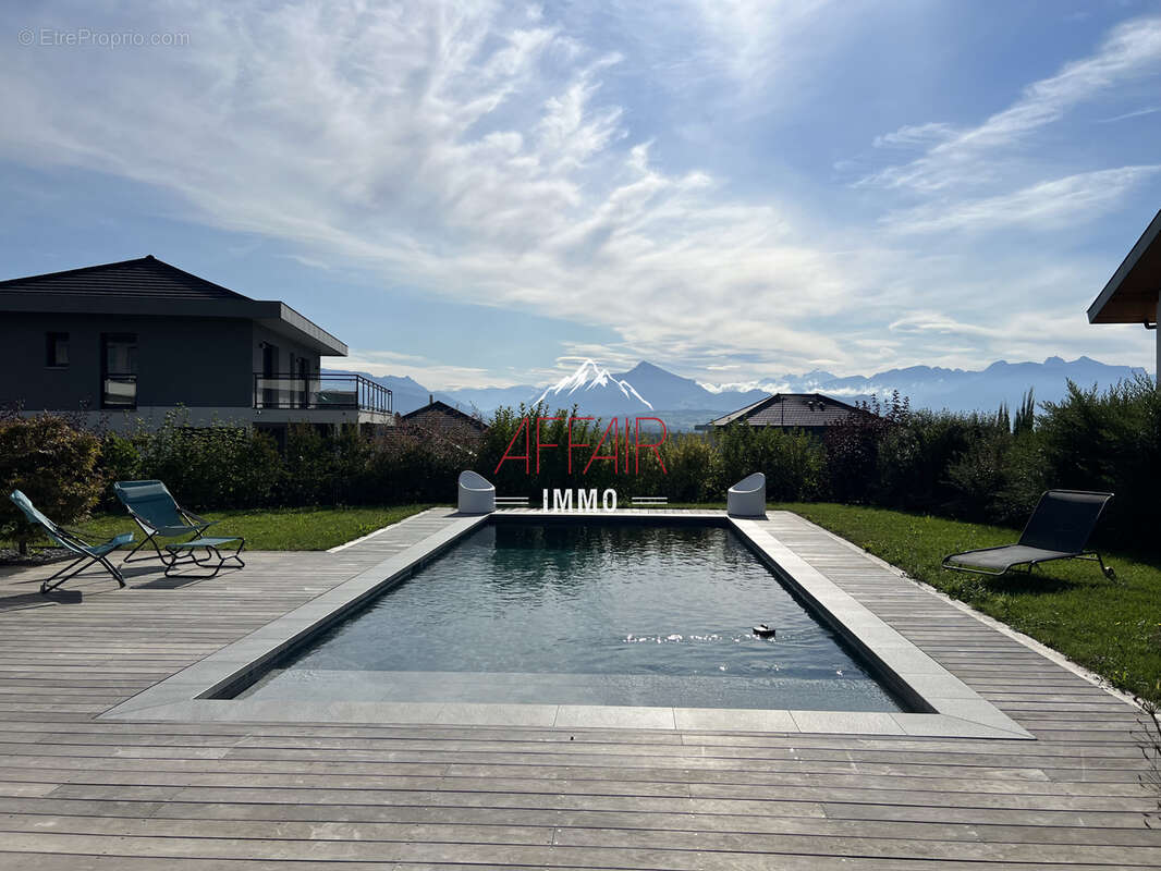 Maison à VETRAZ-MONTHOUX